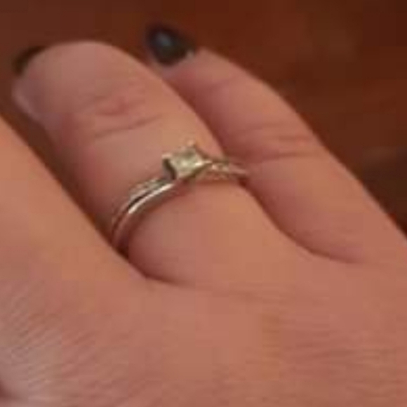 Diamond Ring - Picture 4 of 5